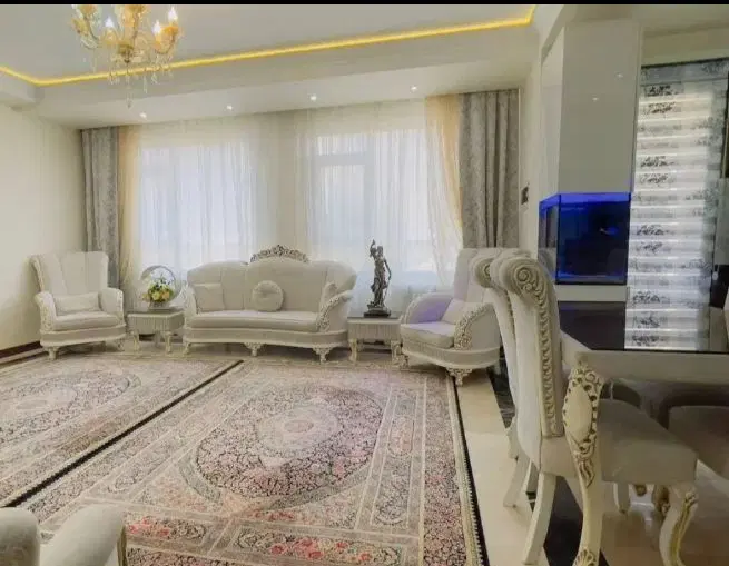 61متر خوش نقشه و نورگیر با آسانسور،انباری و بالکن