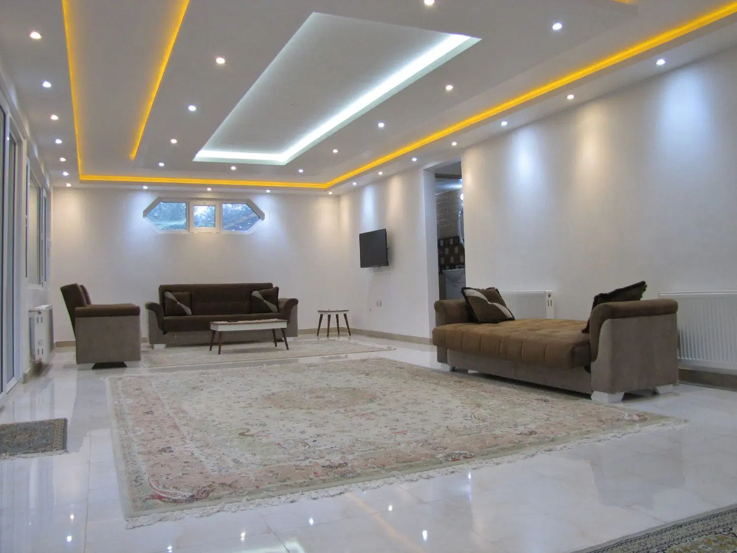 اجاره بدون واسطه-ویلا ده خوابه استخردار لب رودخانه