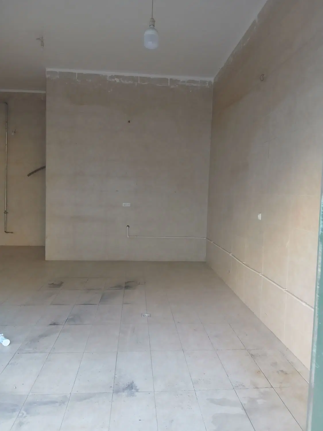 مغازه ۶۰ متری برای اجاره