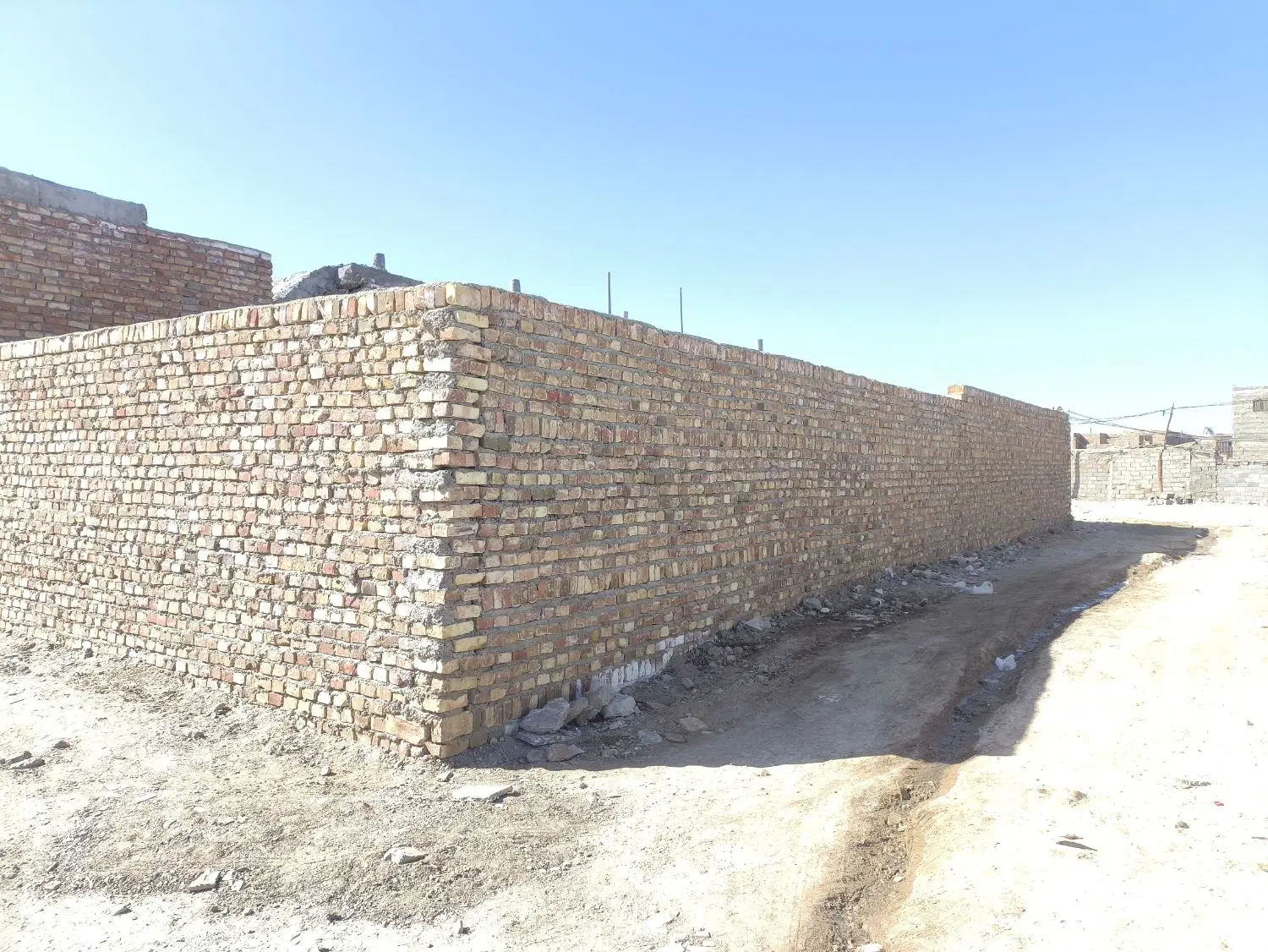 چهار دیوار خیابان ولایت
