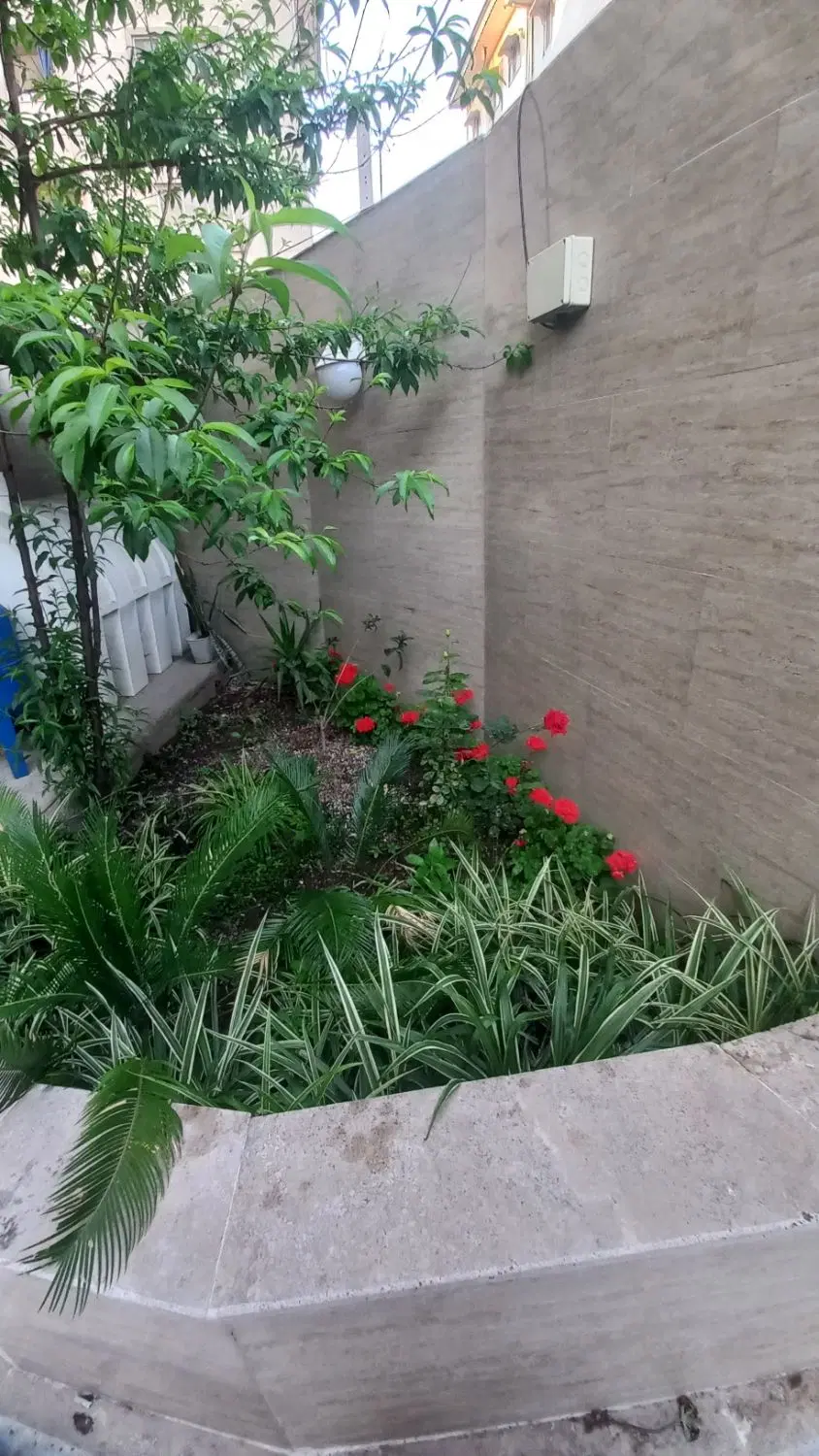 آپارتمان۳ خواب فول امکانات پارکینگ اختصاصی