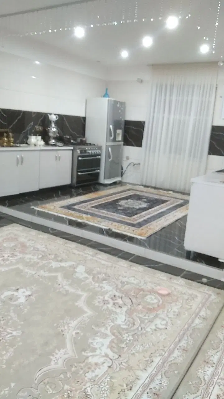 یک واحد منزل فروشی
