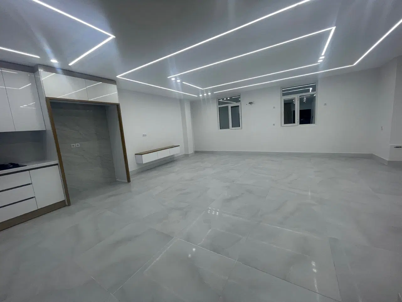 ۷۷ متری شیک و تمیز _ عاشوری
