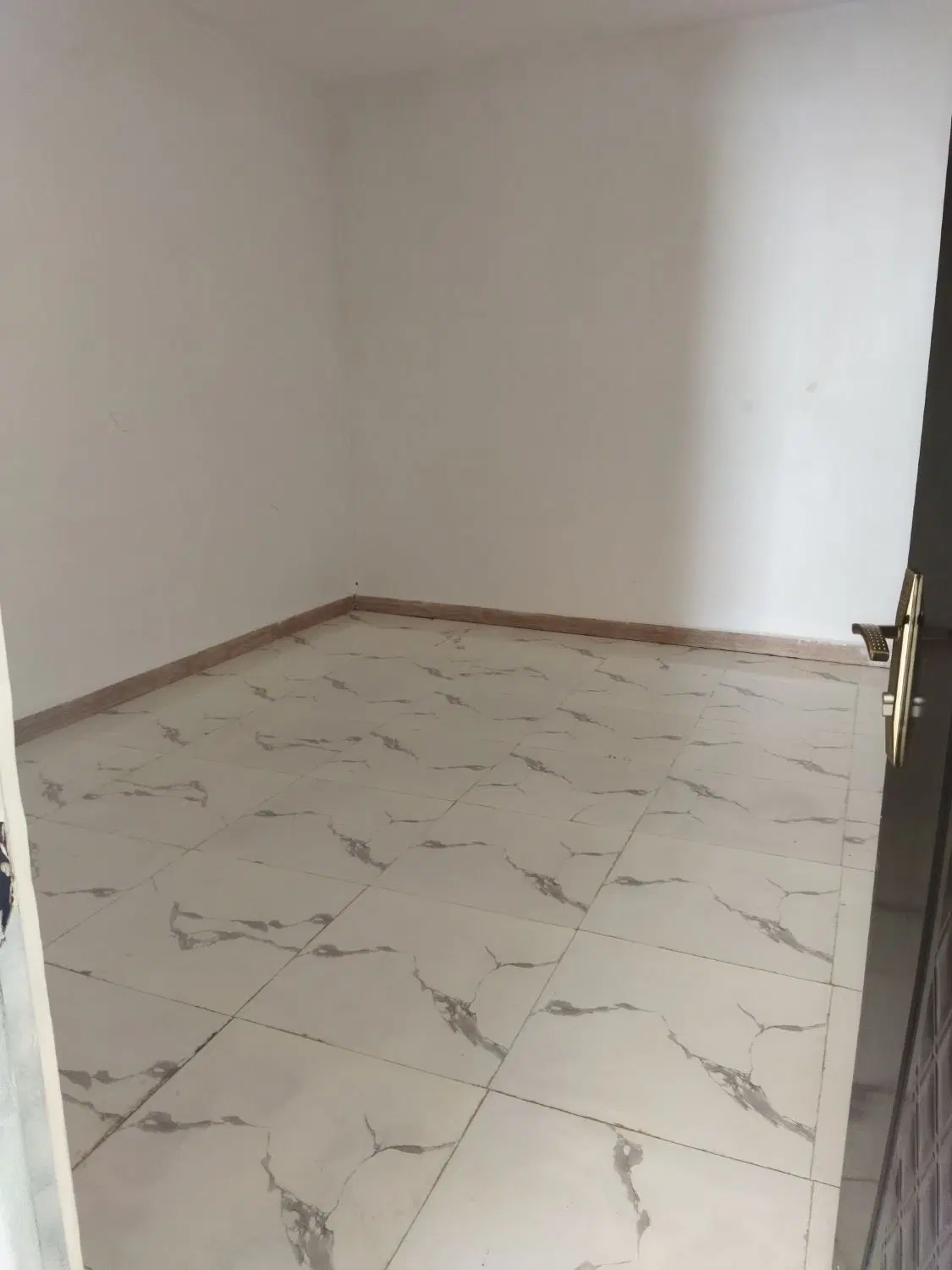 خانه ۱۴۷متری حیاطش دوماشین می گیره کابینت وکمددیوا