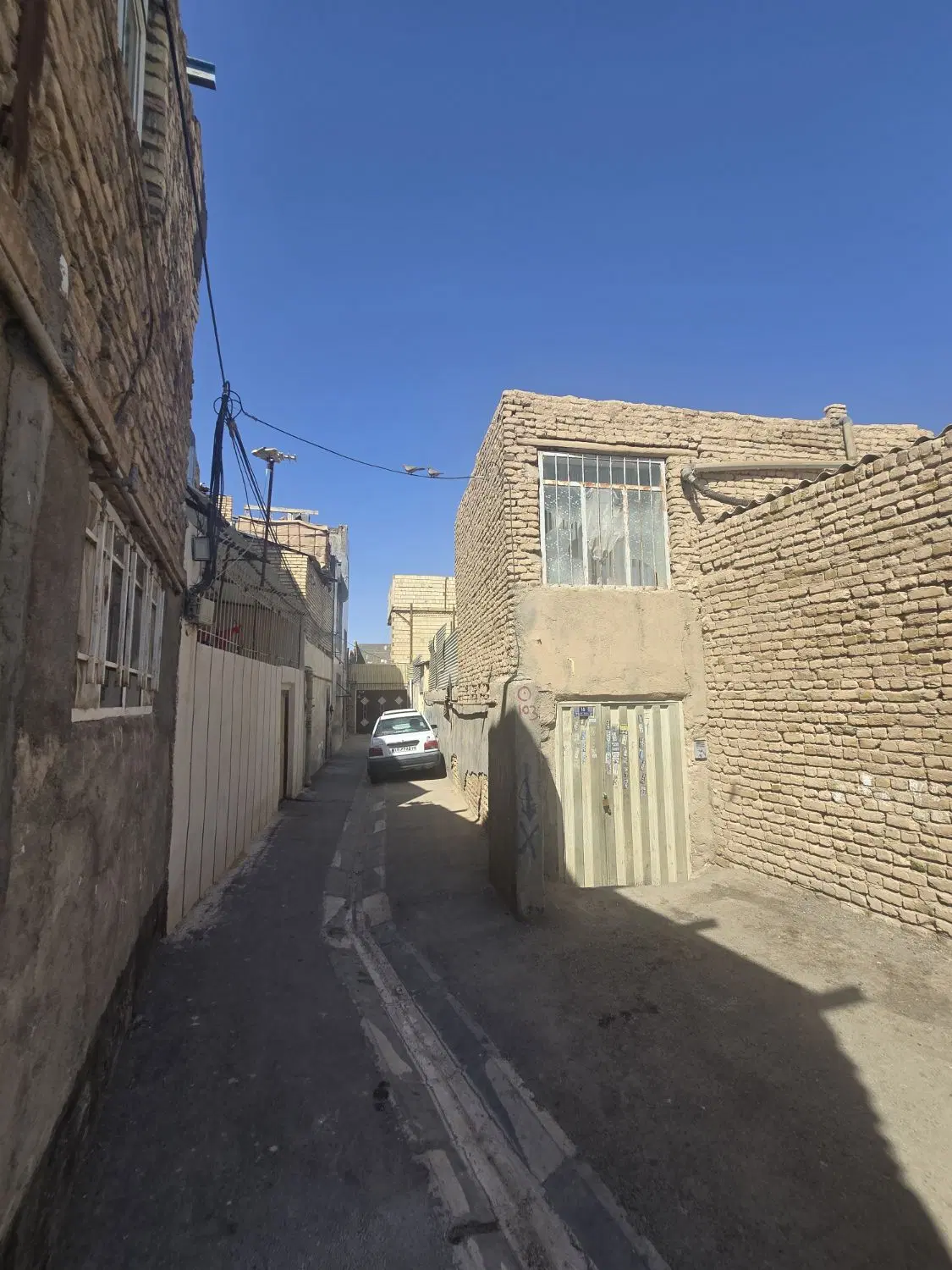 منزل کلنگی متراژ ۱۰۰ متر سند دار