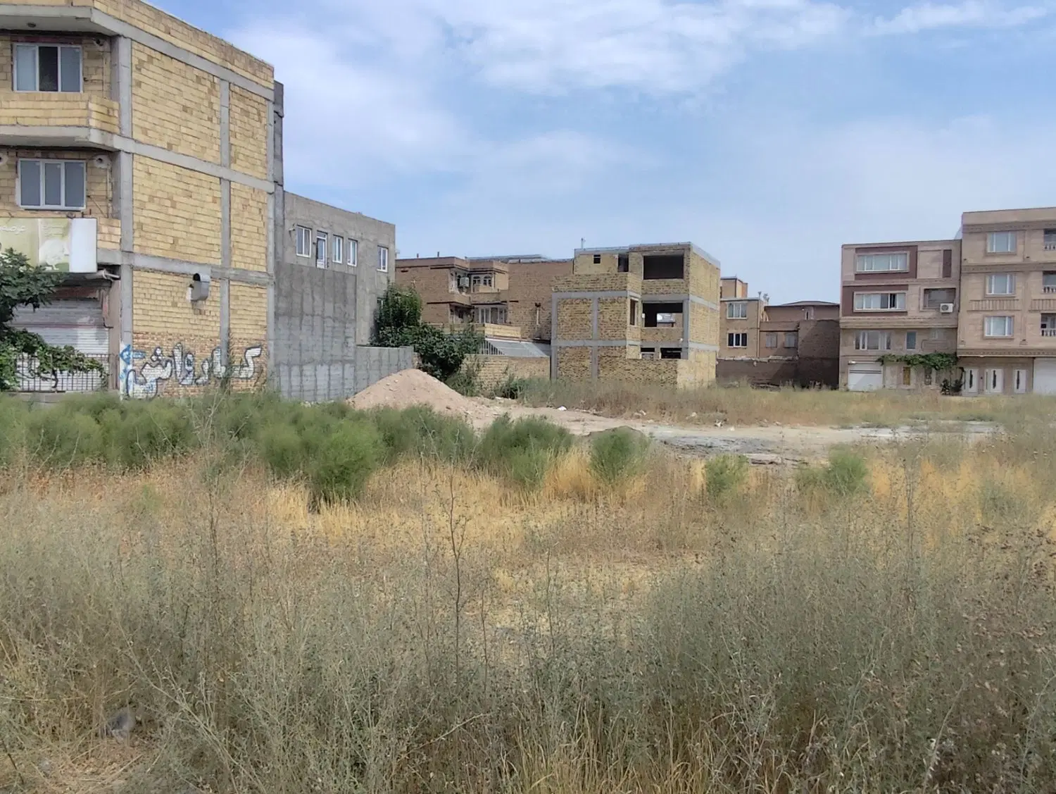 زمین در خیابان ساحلی