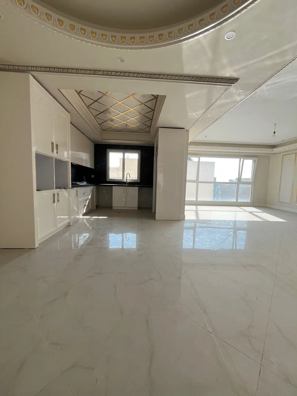 آپارتمان ۱۶۳ متر_ سه خواب_کلید نخورده_تاپ لوکیشن