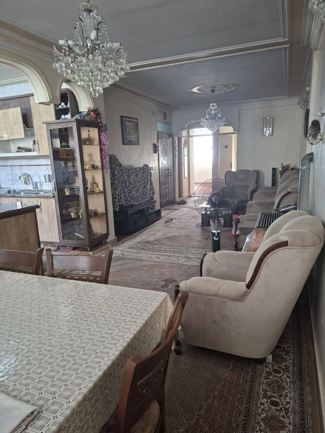آپارتمان ۹۰ متری ۲ خوابه پارکینگ دار