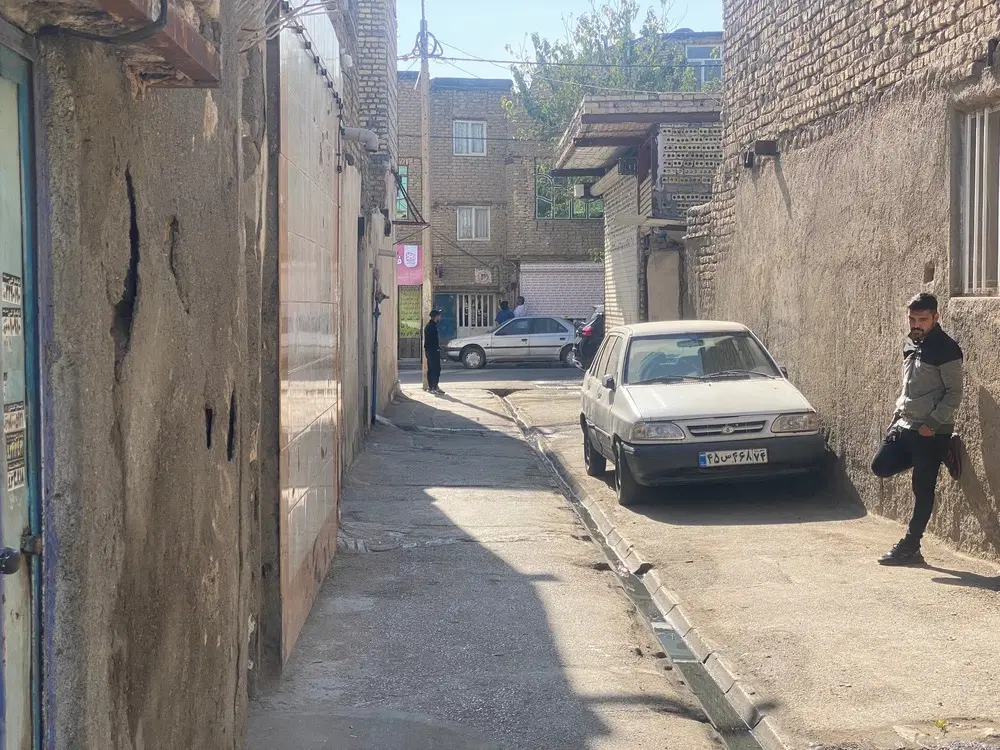 دوطبقه ونیم  بهمن ۱۶