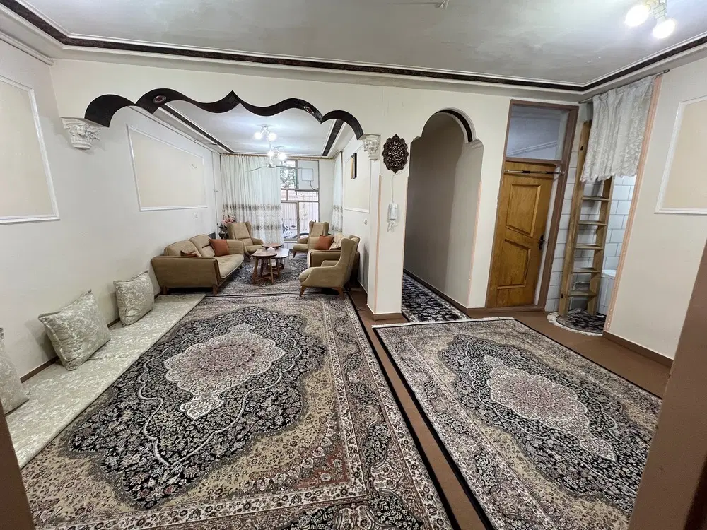 خانه واقع درنقنه خیابان شهید میرزاخانی