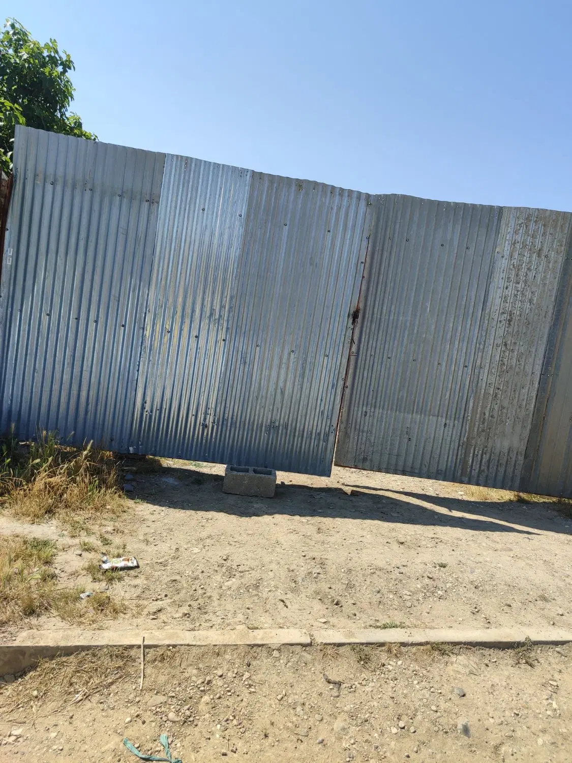 یک قطعه زمین مسکونی در تقی اباد