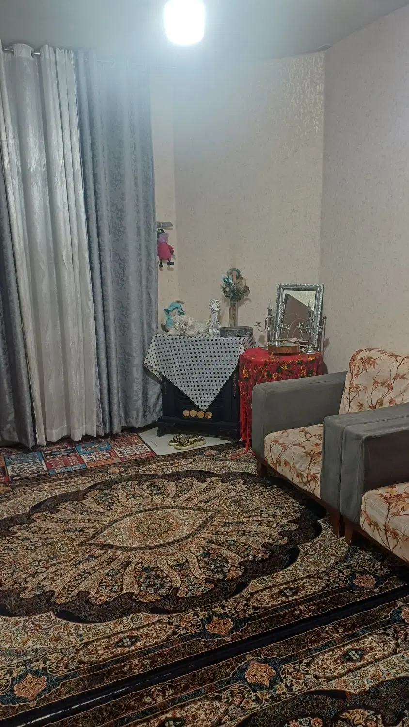 ۴۴متر تکواحدی غرق نور