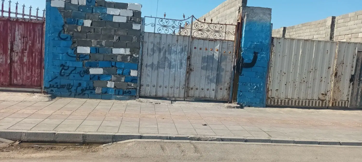 چهار دیواری به متراژ ۱۷۰متر دارایه آب .برق. گاز