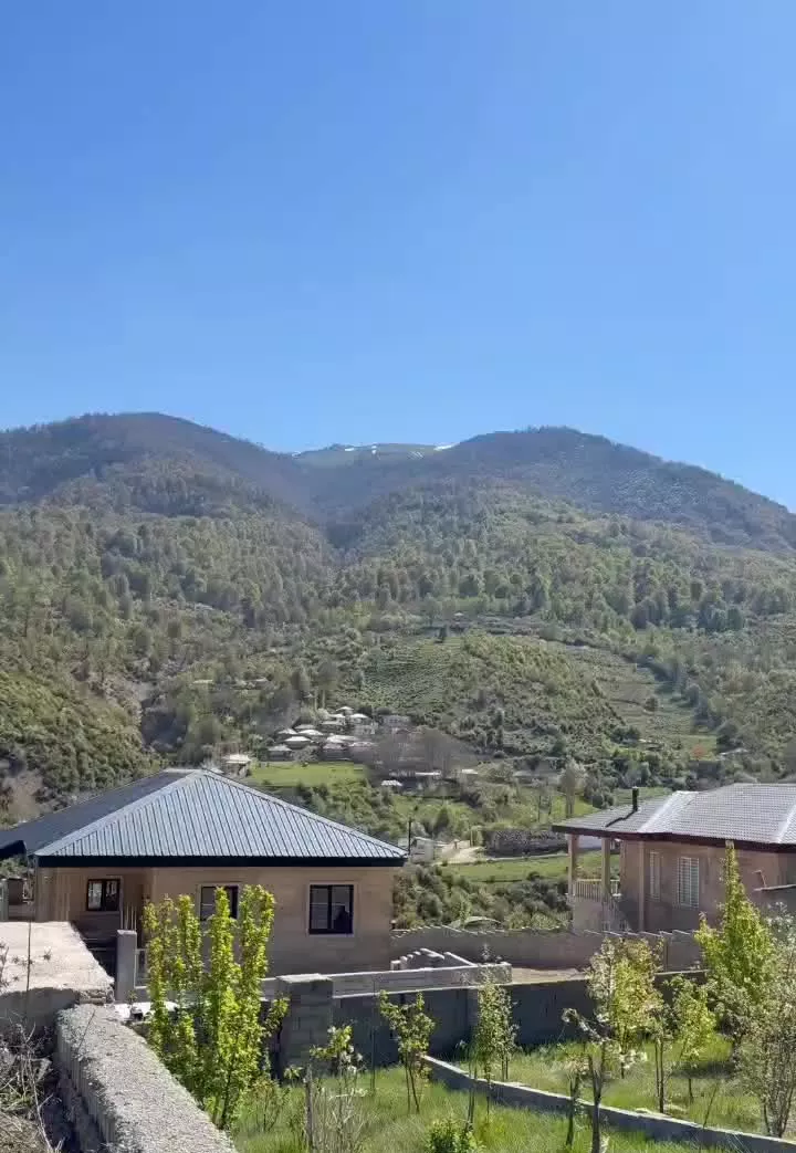 ۳۰۰متر زمین داخل بافت بین وبرکن