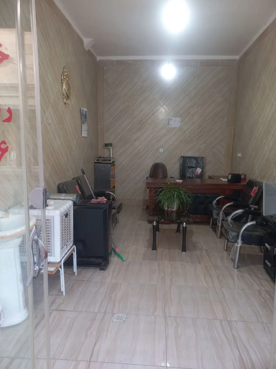رهن واجاره مغازه ۱۵ متر واقع در کوی نیایش