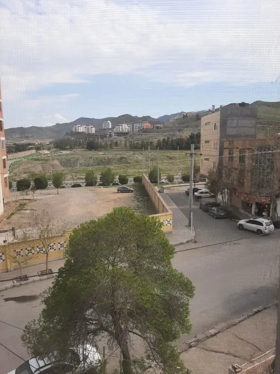 آپارتمان ۷۷ متر ۲خواب حاشیه ۲۰ متری فروش فوری