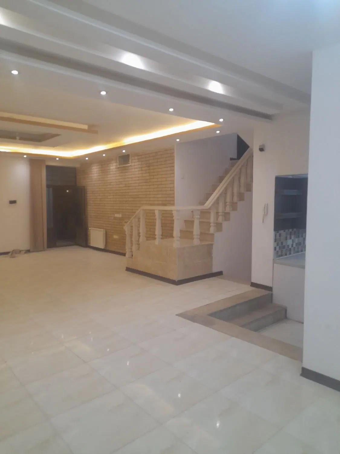 ویلایی نیم دوبلکس بسیار خوش نقشه