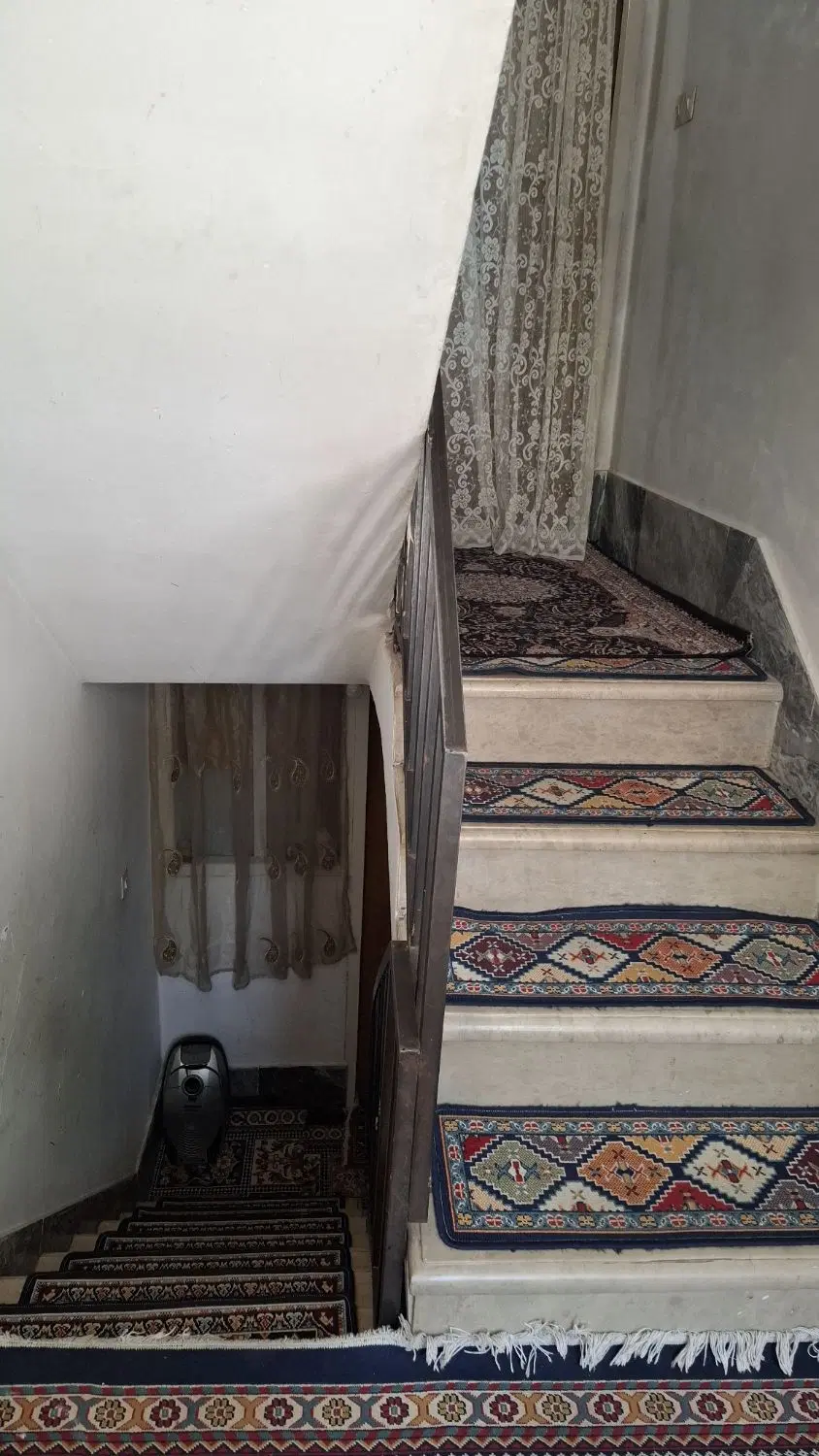 خانه دو طبقه ویلایی دلباز