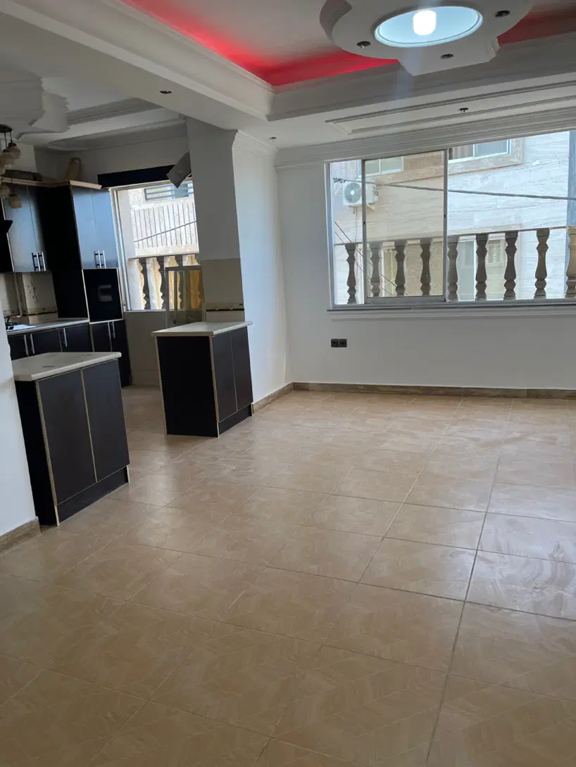 اپارتمان صدمتری
