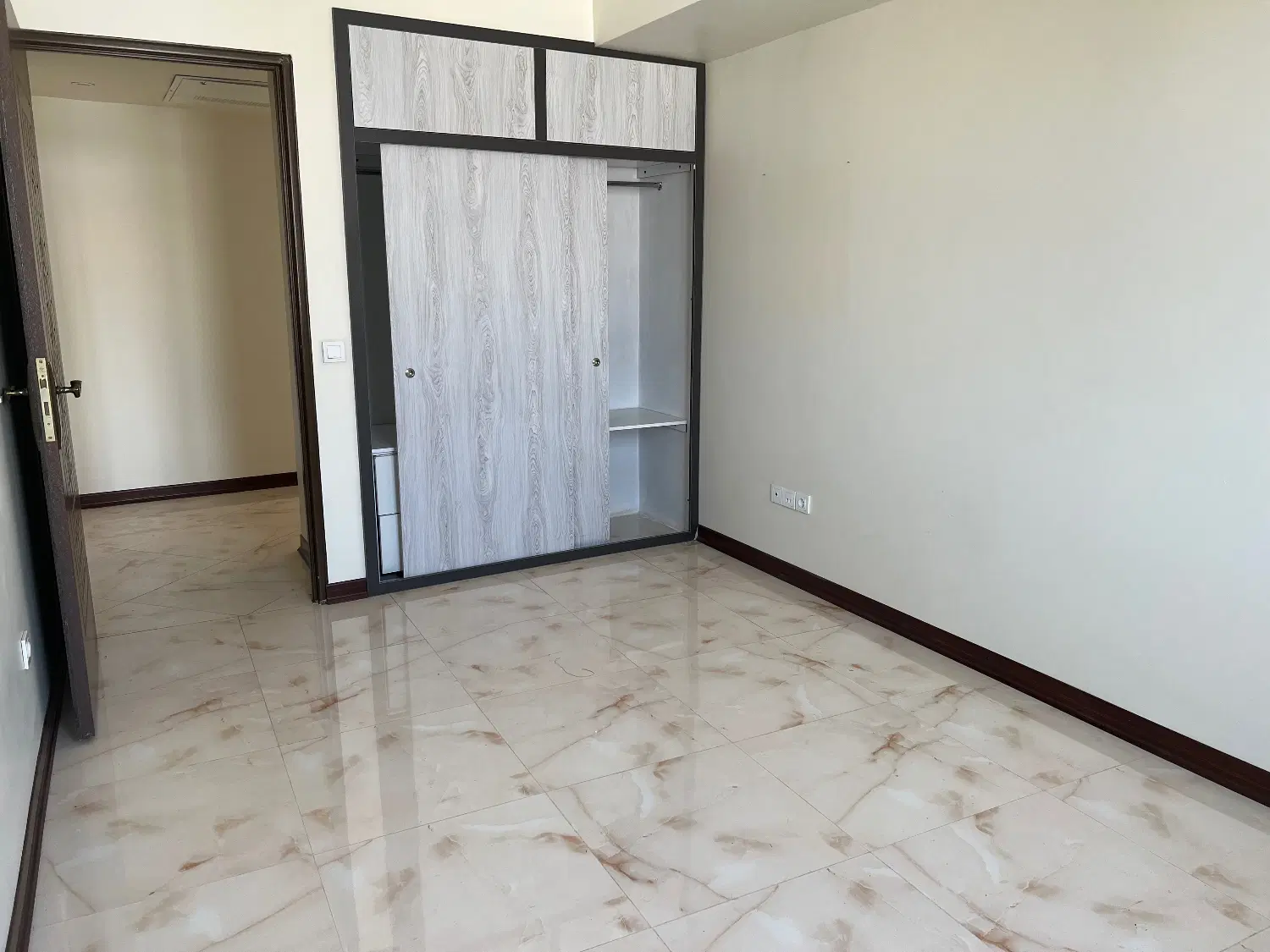 اجاره مسکونی ۱۰۰ متری بنی هاشم