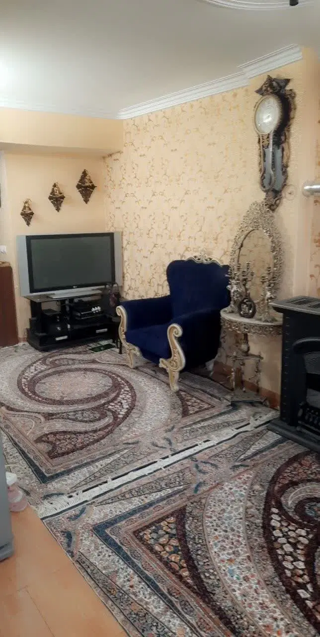 ۴۷ م ۶ ساله تکواحد . گذر ۸ .آسانسور . انباری