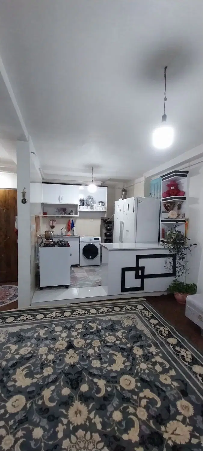 مسکن مهر دانش نزدیک جاده طبقه اول