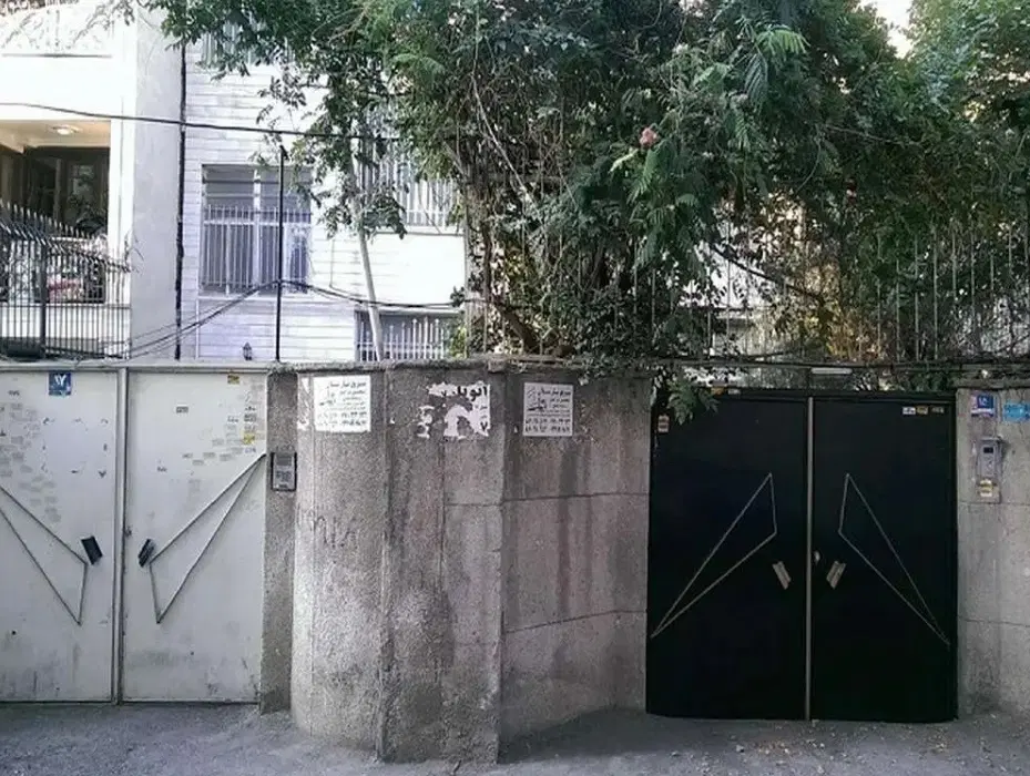 200 متر خانه ی کلنگی و زمین