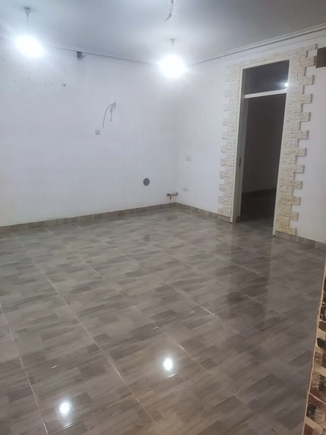 120 متری  همکف  خ باغچه بان
