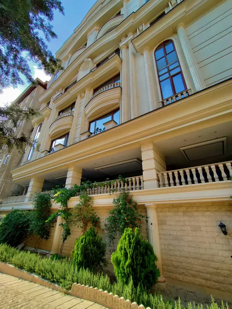 فروش ویلای 240 متری در فاز 4
