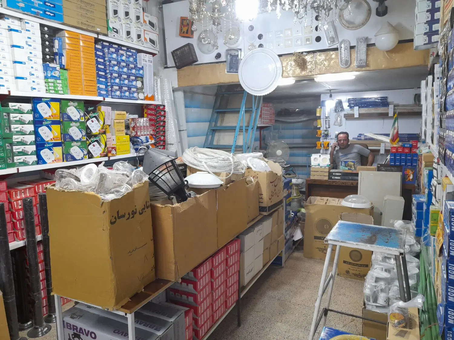 فروش یک باب مغازه با سند رسمی شش دانگ