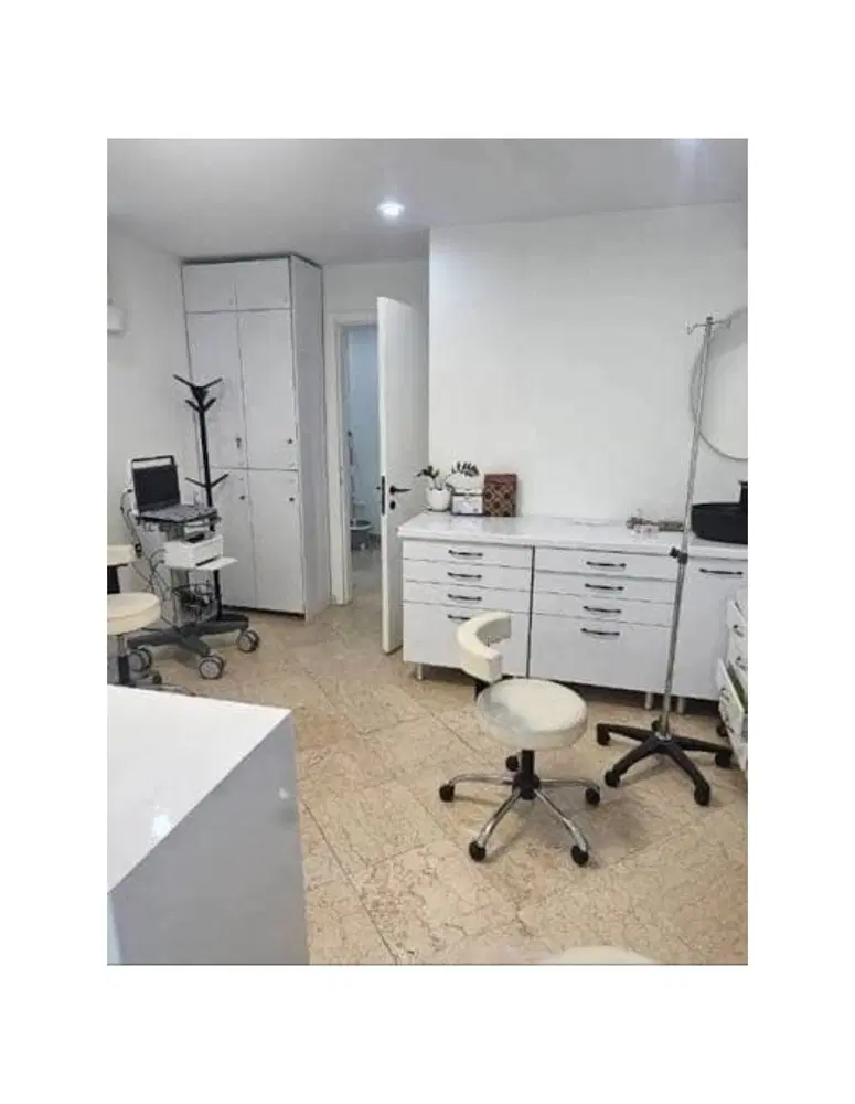 یک اتاق در مرکز پزشکی مجوز دار اجاره داده میشود