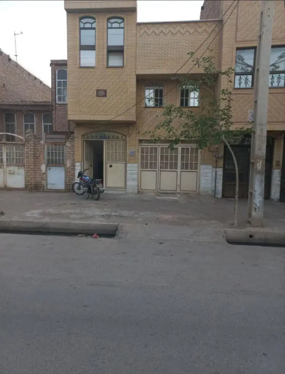 ویلایی شیک وخوش موقعیت_بر بلوار_راه مستقل