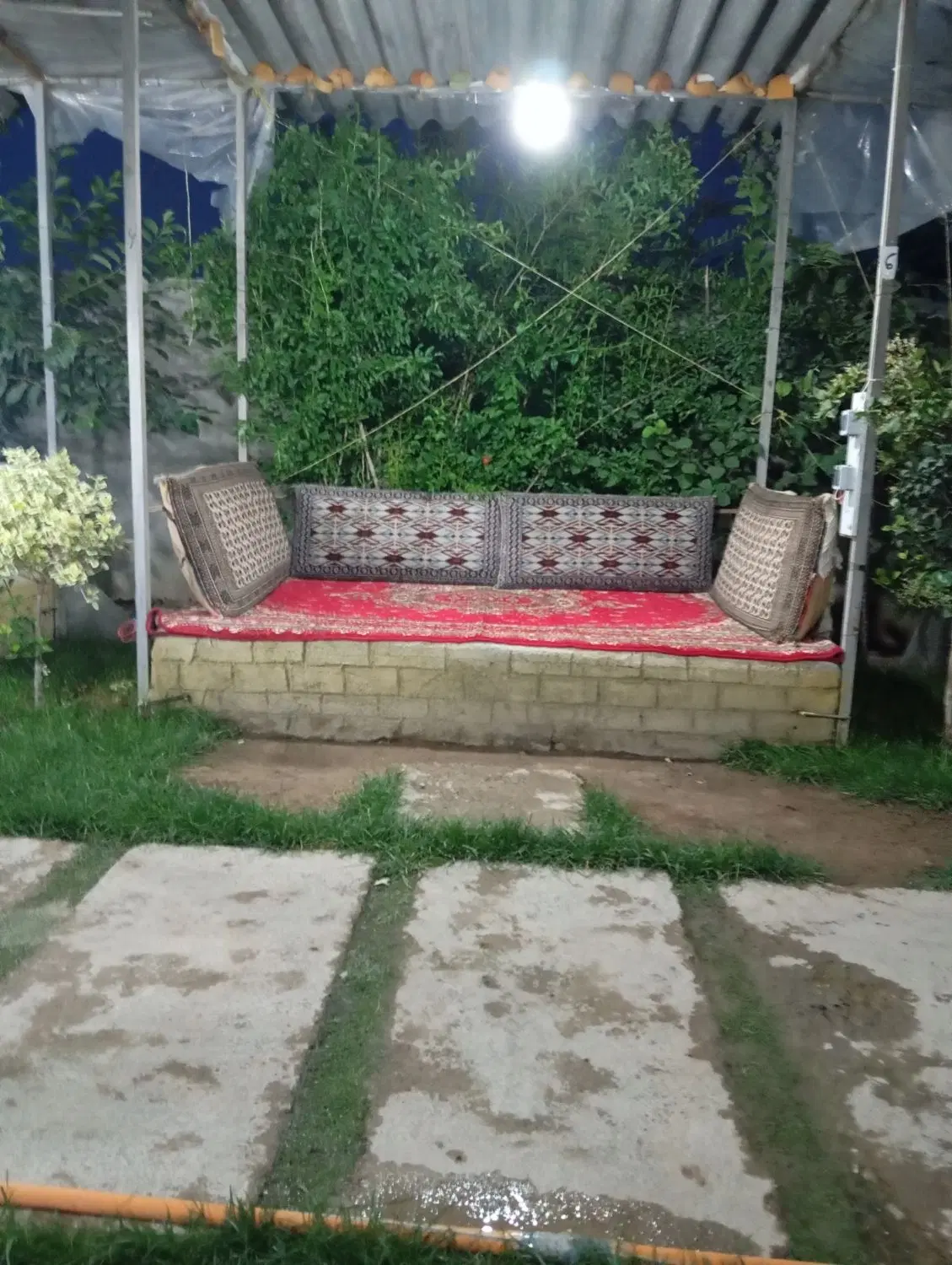 کافه باغ فروشی