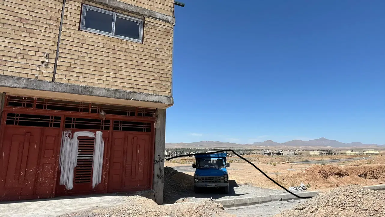 زمین جنوبی شهرک بهارستان فاز ۲
