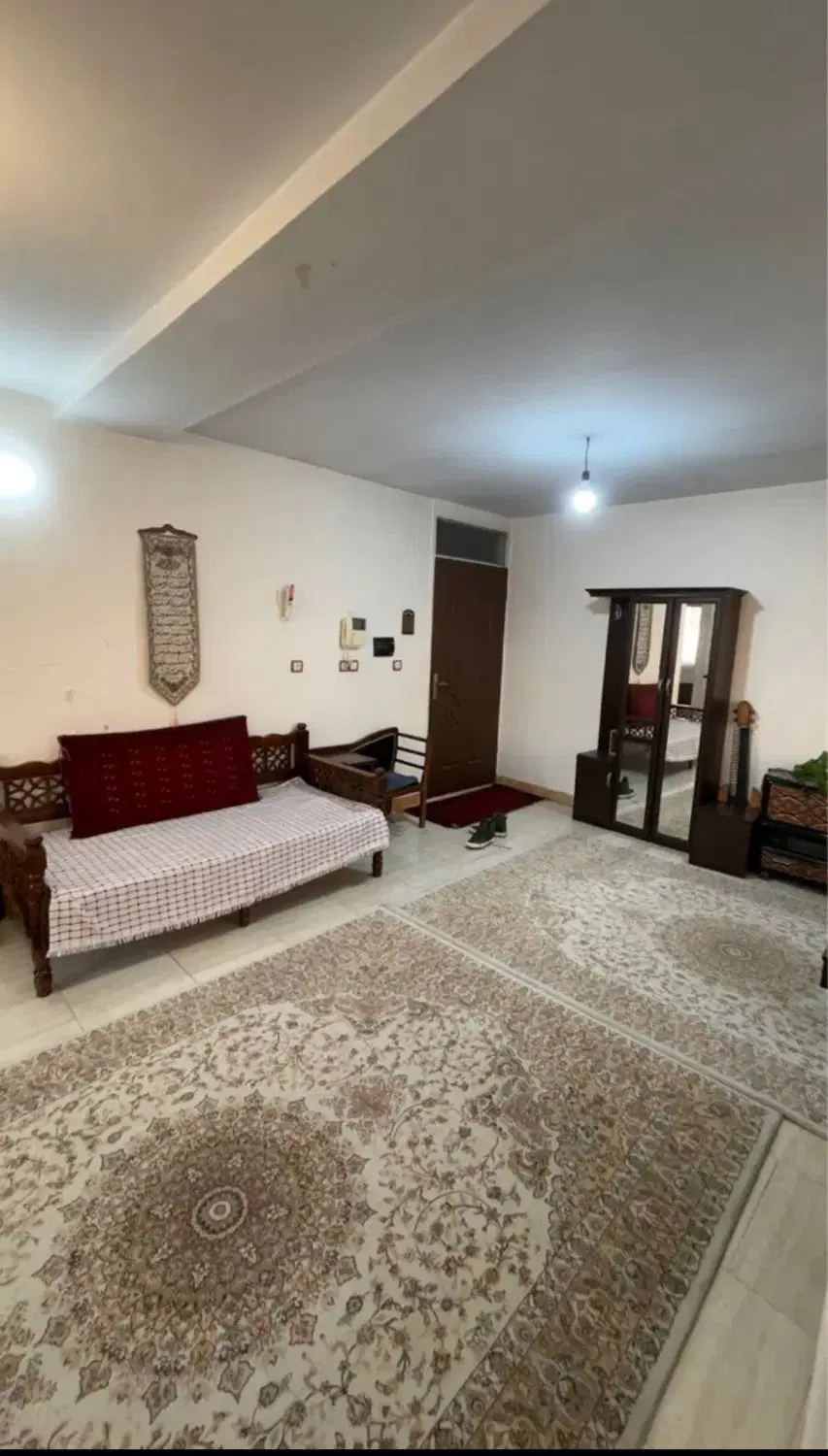آپارتمان ۸۵ متری خیابان رجایی_حصارک بالا رهن