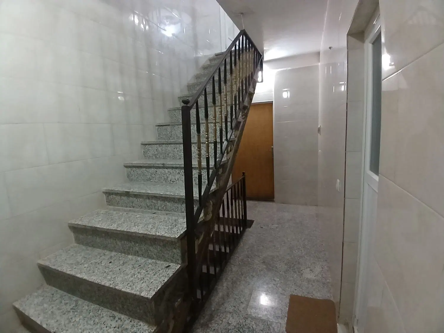 آپارتمان 3 طبقه