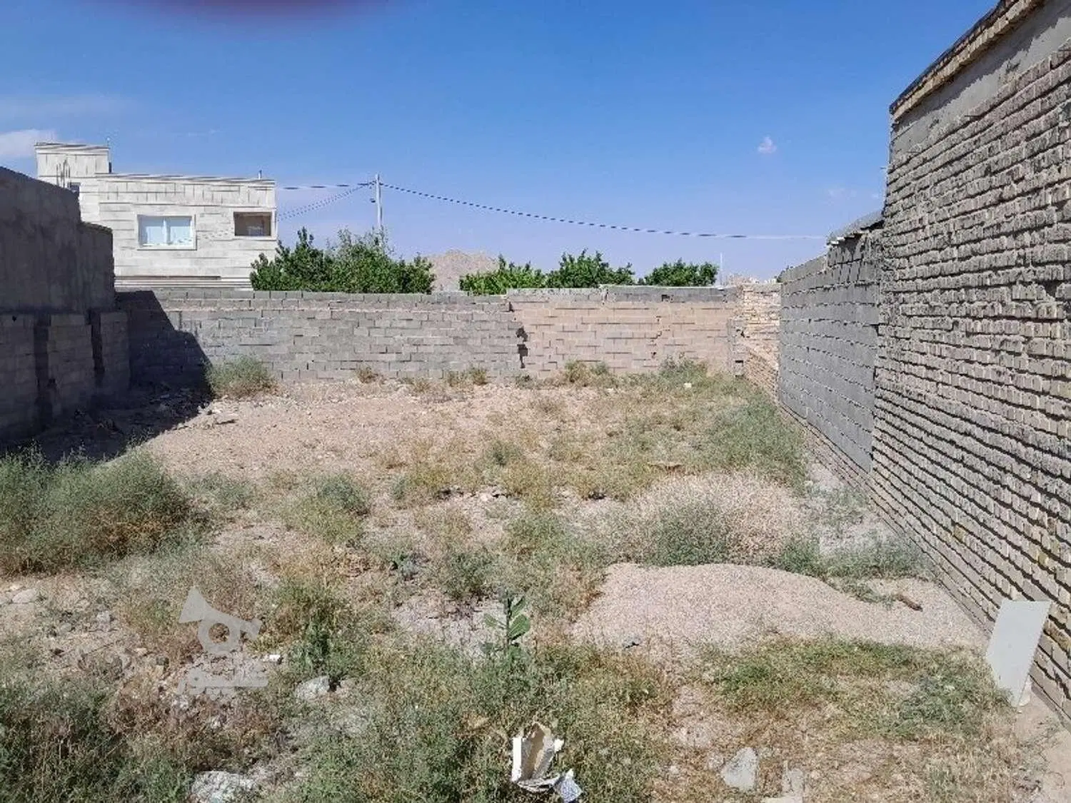 یک من زمین بم میدان امام حسین بلوار صاحب الزمان