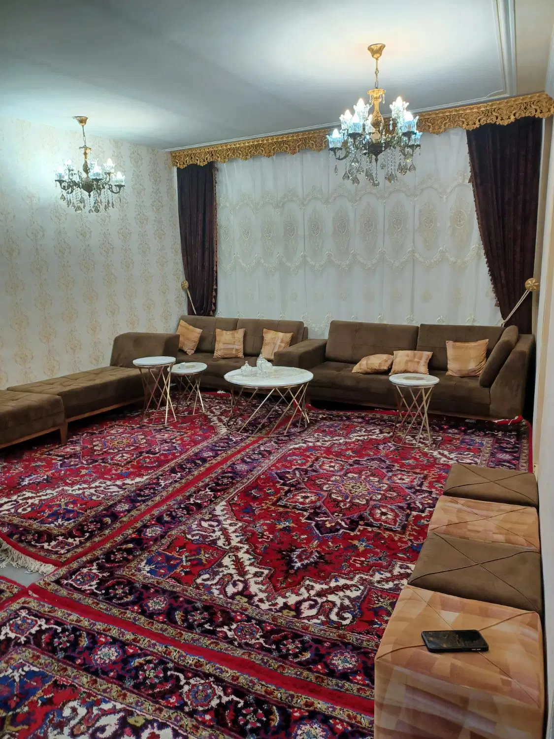 حیاط در ایل گلی