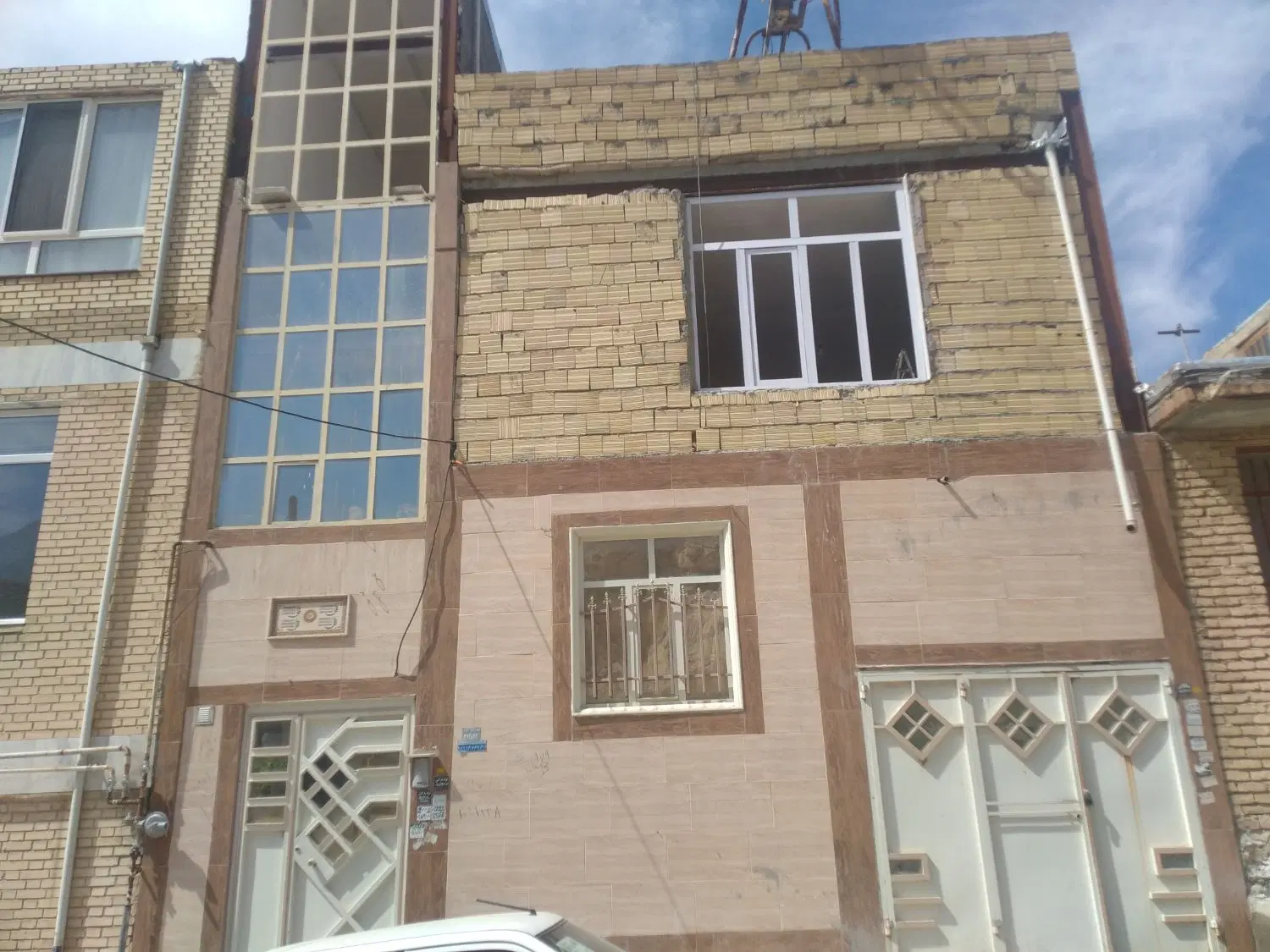 ۲۳۰متر دردوطبقه سندتکبرگ اسکلت فلزی ۱۶۰زمین
