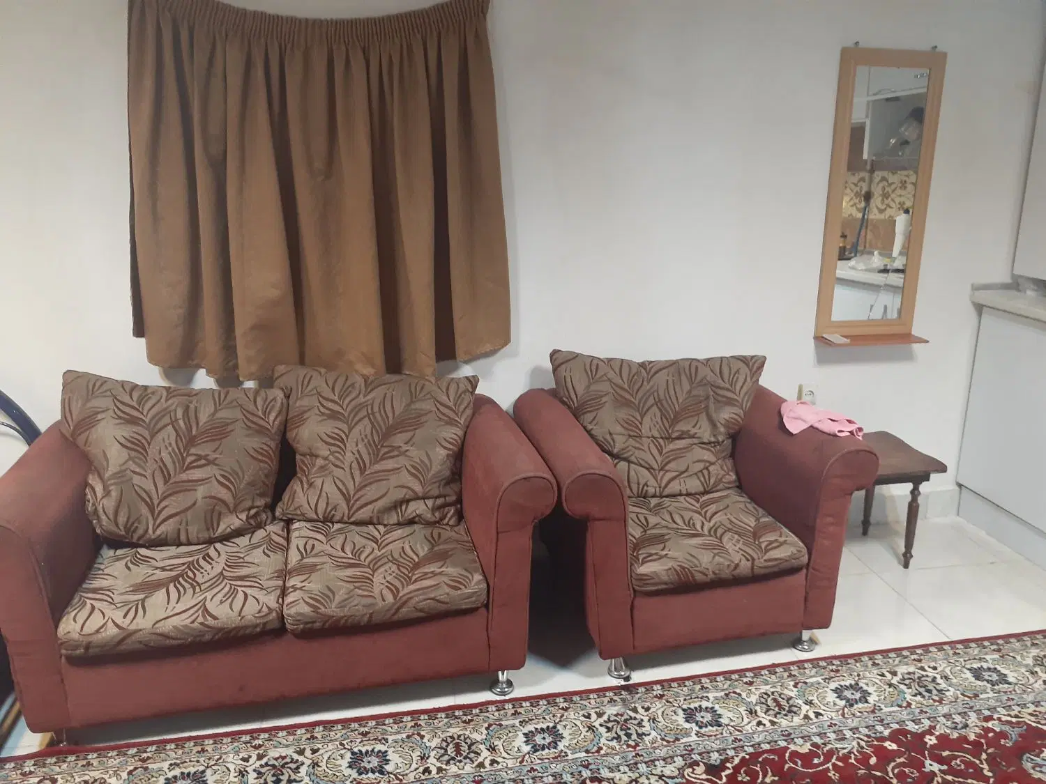 یک واحد آپارتمان با وسیله
