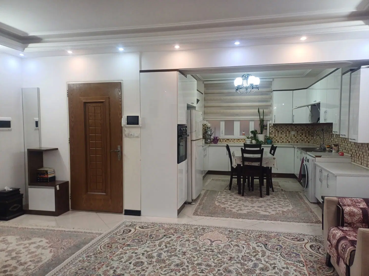 ملک ۱۰۰ متری ۳ طبقه
