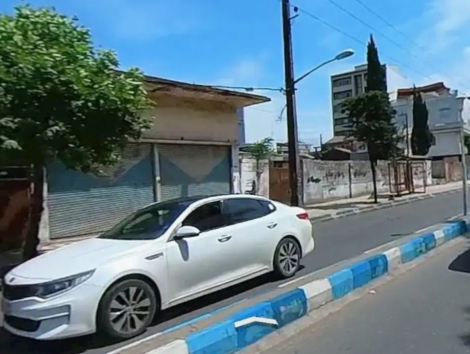 فروش ۴_۵ دانگ یک‌ قطعه‌ زمین در خیابان ناصرخسرو