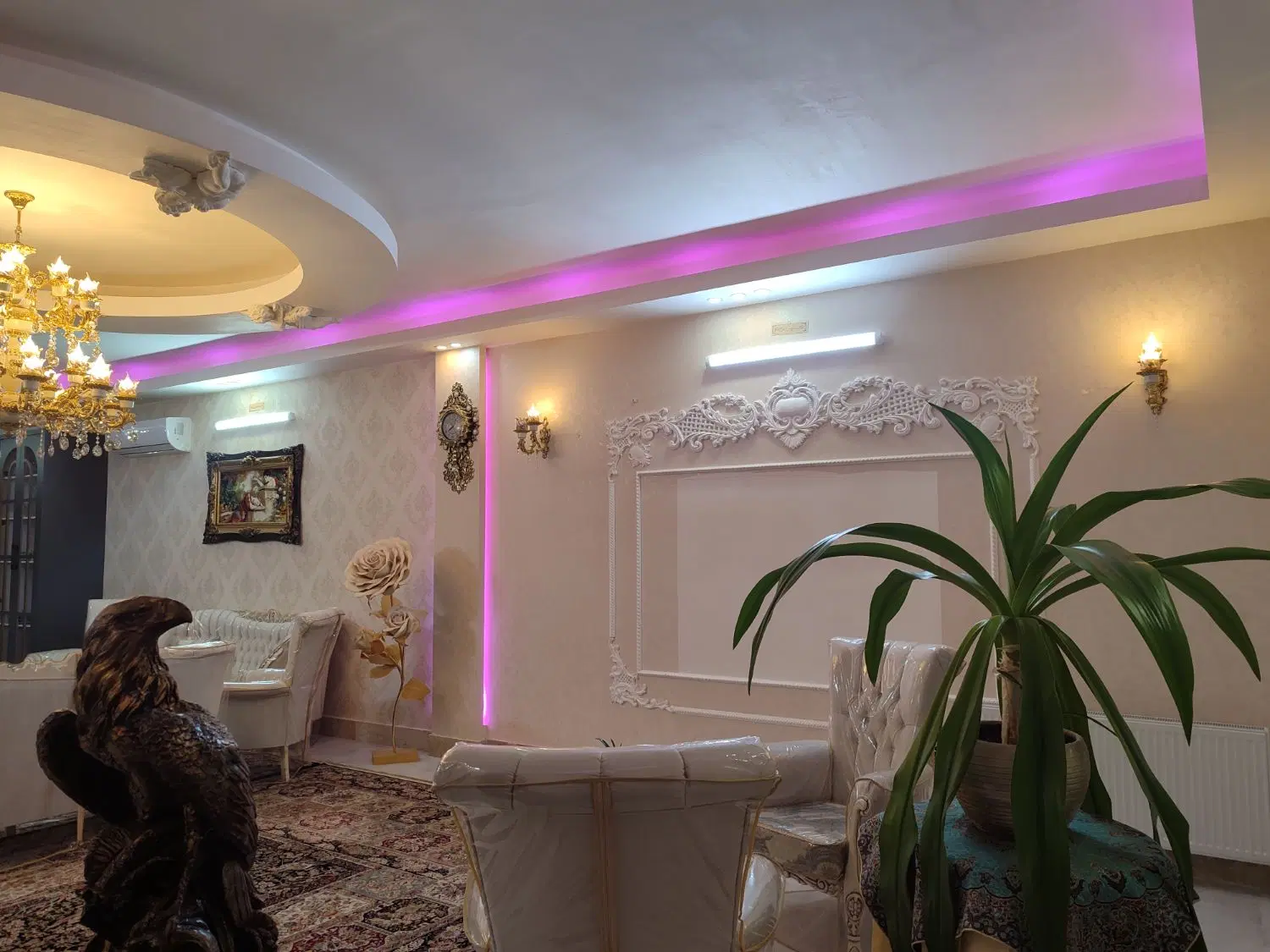 خانه ویلایی ۲۸۵ متر  و دارای استخر - سه خواب
