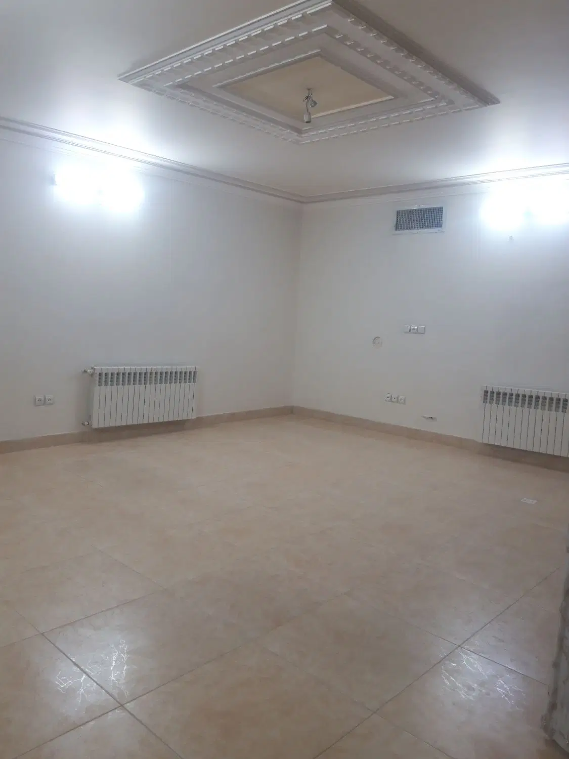 ۱۲۰مترمنزل۲خوابه زیرهمکف پارکینگدارراه جداخ کتابچی