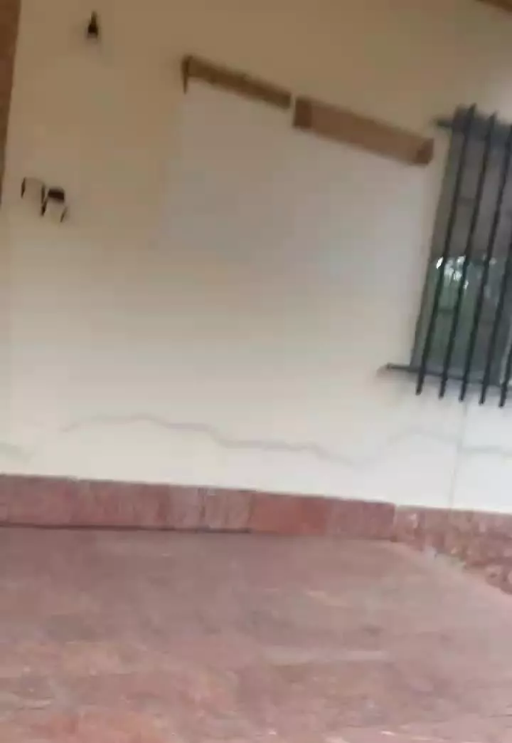 اجاره سالیانه ۴۰۰ متر زمین_۱۲۰ متر بنا_دو خوابه_