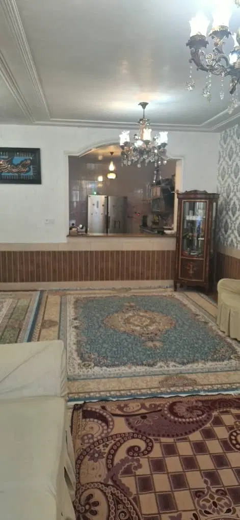 منزل.همکف.سه خواب.واقع در شهرک صدا و سیما
