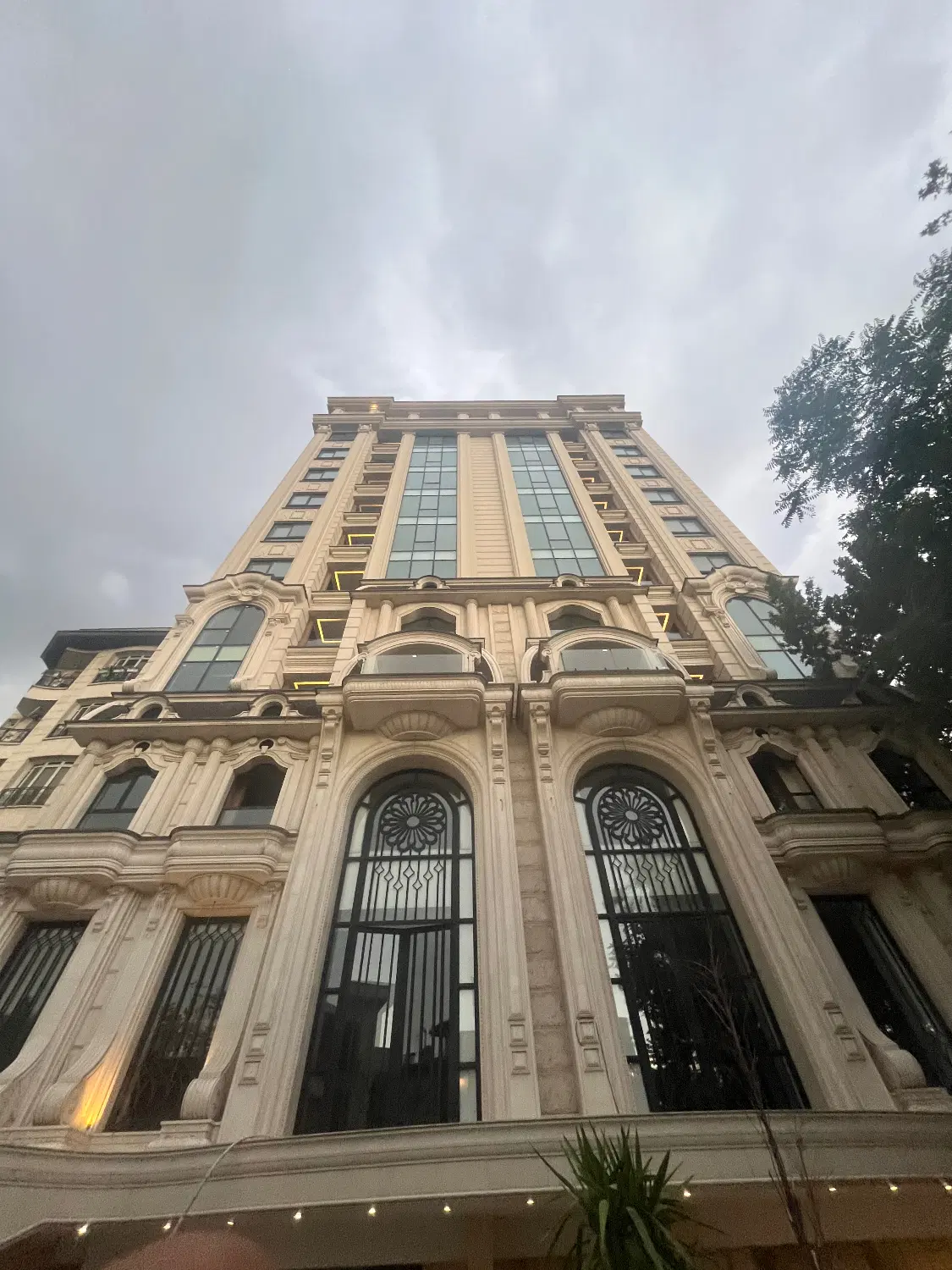 185 متــر برج برند