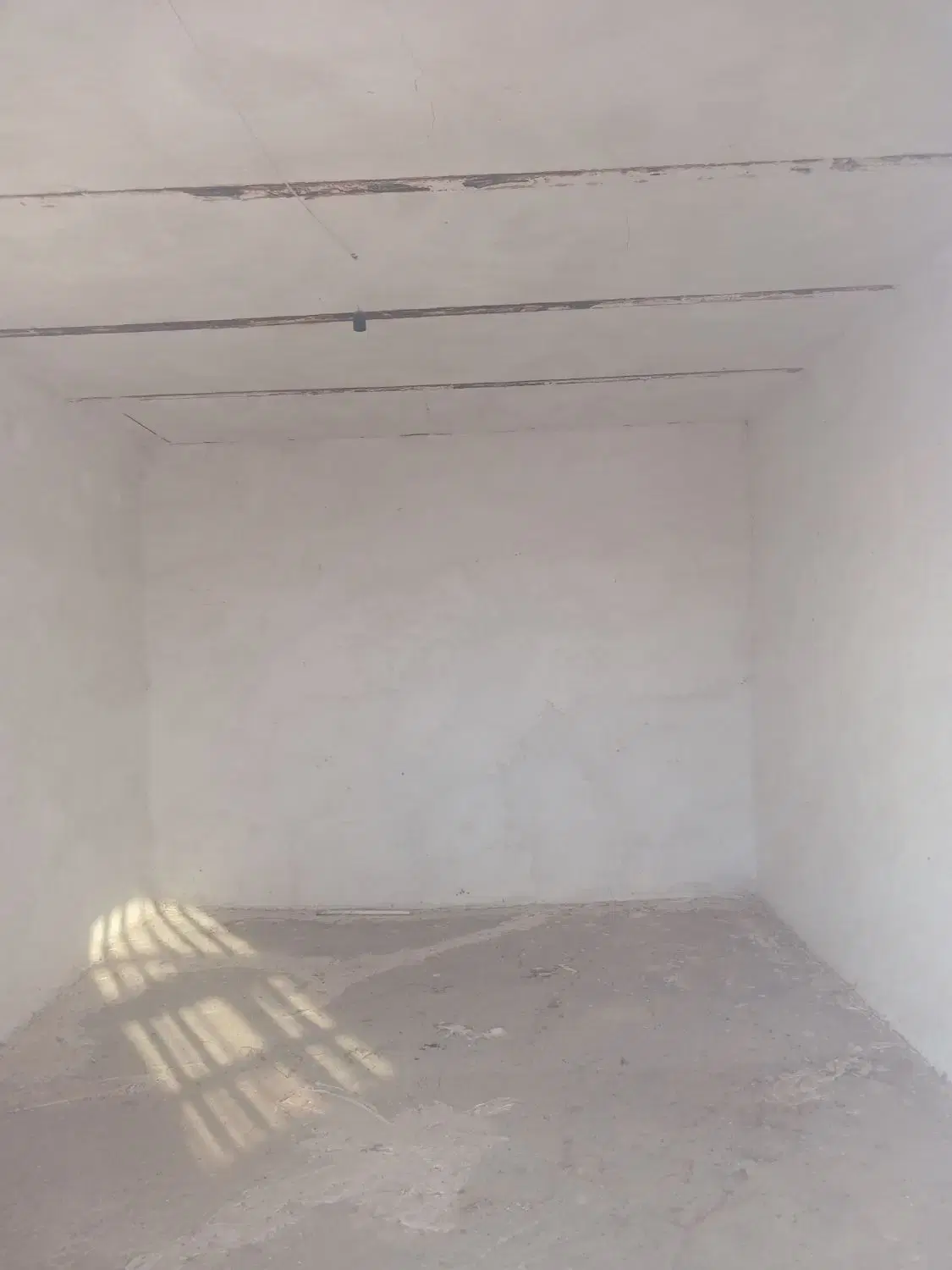 چهاردیواری بادرب گاراژی اتاق آهن پوش استخرکوچک