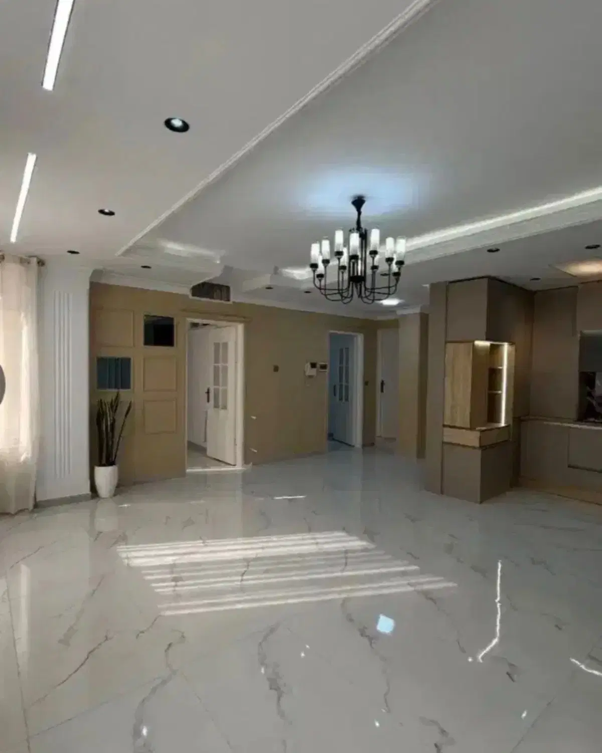 ۶۳متر سالن پرده خور غرق نورسندتک برگ عرصه وعیان