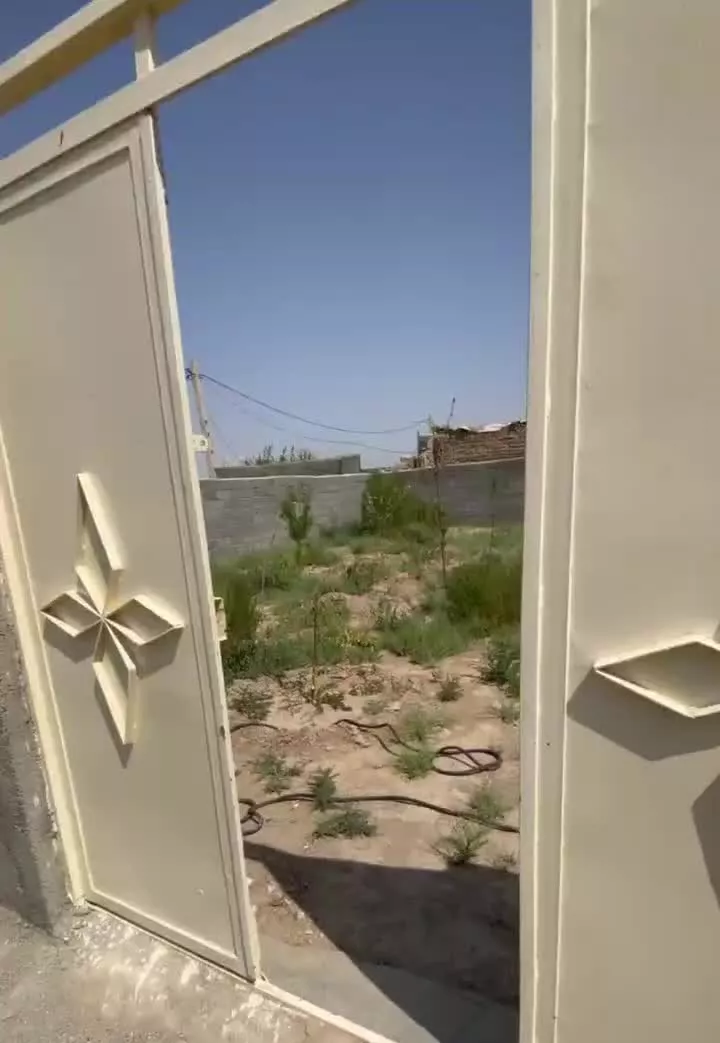 زمین چهار دیواری داخل بافت